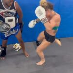 Hannah Goldy Instagram - I’m not the typical ☺️ Loving being back on the mitts with @dom_fairtex