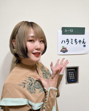 Harami-chan Instagram - ハラミNHK初司会😭😭😭🎤✨

5月19日(日) 22:50〜放送📡⚡️
NHK BSプレミアム4K
｢#歌えるJPOP 黄金のベストアルバム30M ｣

廣瀬智美アナと司会やらさせていただいてます！
ゲストはシティポップの女王EPO さん✨😆

お米さん🍚！！！！
ハラミの初司会見届けてやぁ☺️🫶照

👗
@maisonfuruta 
@momo__jewellery
@thalatta___