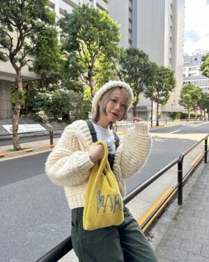 Harami-chan Instagram - 親友ちゃんにもらった黄色のmarchバッグお気に入り🍌