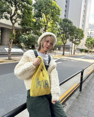Harami-chan Instagram - 親友ちゃんにもらった黄色のmarchバッグお気に入り🍌