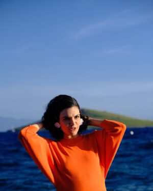 Hare Sürel Instagram - 🍊🥂🪸
📸: @emiryargin 🌞
