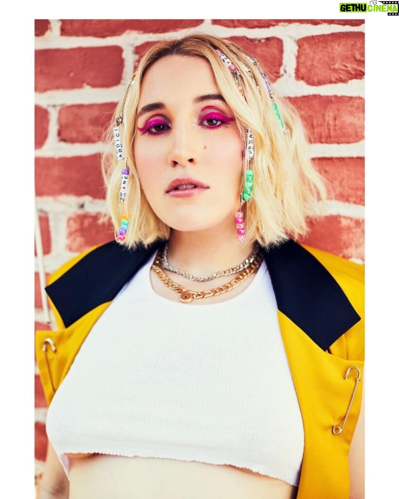 Harley Quinn Smith Instagram - 💓 @maneaddicts 💓