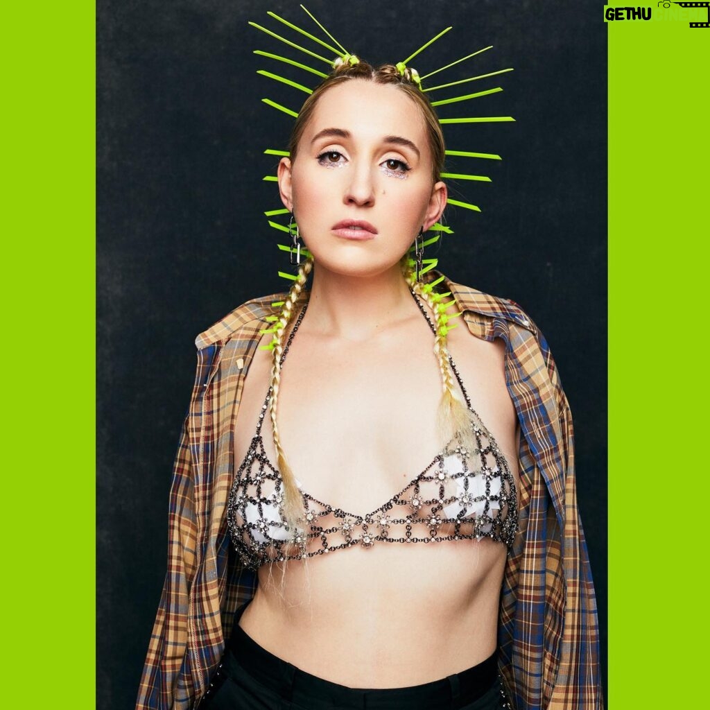 Harley Quinn Smith Instagram - zip tie hair spikes? don’t mind if I do 😏 new shoot with @maneaddicts out now!