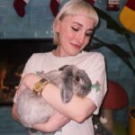 Harley Quinn Smith Instagram – today is Cinnamon and I’s 9 year anniversary together 🥹🥹❤️❤️‍🔥🐇🐰🥰💌❣️my baby girl I love her so so much 😩😩💘💘💘