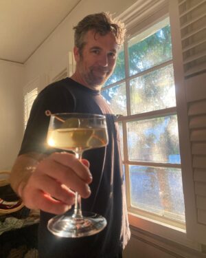 Harriet Dyer Instagram - How to: write a tv show with your spouse. 
#season2
#colinfromaccounts
#comingsoon
