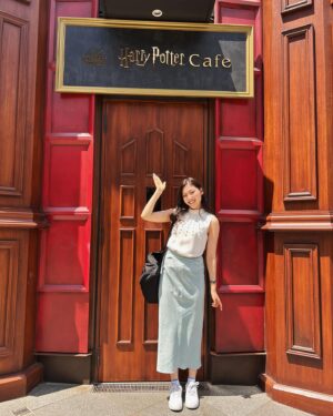 Haruka Tateishi Instagram - 実はディズニーに行った日に朝はハリポタカフェに行ってました🪄✨

写真撮ってる最中に割れて消えちゃった🥲
最近スマホのハリポタゲームも入れてコツコツ呪文レベル上げて遊んでます🪄

44レベルまで来たよ！やってる人いますか☺️？
少し先だけどスタジオツアーいくのも楽しみです🤤💕

皆さま良い週末を✨

#ハリーポッターカフェ #harrypotter