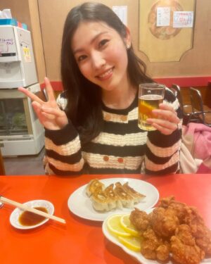 Haruka Tateishi Instagram - 数年前に高校の親友が上京してきたのですが、東京の美味しそうな店を探しては誘ってくれるので私も東京開拓できて幸せです🫶🫶

代々木上原の街中華に行って、地元の子だから永遠関西弁で喋ってたので関西の方ですか？と店員さんにも話しかけてもらって定員さんにも優しくしてもらってハッピーデーでした🍜💓※正月太り全力解消中です💪💪笑

毎日寒いですが来週から気温が上がるところも多いみたいで寒暖差があるので皆様体調お気をつけくださいね🥲✨

良き週末を🫶