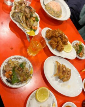 Haruka Tateishi Instagram - 数年前に高校の親友が上京してきたのですが、東京の美味しそうな店を探しては誘ってくれるので私も東京開拓できて幸せです🫶🫶

代々木上原の街中華に行って、地元の子だから永遠関西弁で喋ってたので関西の方ですか？と店員さんにも話しかけてもらって定員さんにも優しくしてもらってハッピーデーでした🍜💓※正月太り全力解消中です💪💪笑

毎日寒いですが来週から気温が上がるところも多いみたいで寒暖差があるので皆様体調お気をつけくださいね🥲✨

良き週末を🫶