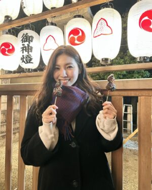 Haruka Tateishi Instagram - ちょっと遅れましたが大晦日の思い出写真です📷
今年は大人買いでいちごチョコ4本食べしました😨

寒い日が続きますので、皆さまどうか暖かく過ごされてください🙇‍♀️✨
