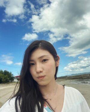 Haruka Tateishi Instagram - 今日は早起き☀️
まだまだ旅行投稿続きます🙈

正解の方がいらっしゃいました！
今回は和歌山の白浜にお邪魔してました(^^)🌺

10年ぶりくらいだったけど、本当に本当に大好きな街になりました🐬

今度は和歌山の那智大社に行ってみたいです☺️

私は一足先にお邪魔したので大丈夫でしたが関西地域台風が近づいてますので、くれぐれも安全にお過ごしください🙇‍♀️

#白浜 #travel #japan