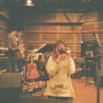 Haruka Kudo Instagram - . LIVE 2024 -stuffin- 無事に終える事ができました。全ての皆様に感謝です。 ギリギリまで悩んだ末に辿り着いた、全編カバーライブ 楽曲の力をお借りして、培ってきた表現を丁寧に落とし込んできたつもりです。少しでも届いた、かな？🌔 　　　　　　　　　　　　　　　　　　　　　　　　　　　　　 今持てる全てを、余す事なく持っていこうとし過ぎて、 なかなか前を向いて歌えなかったんだけど、 ラストから２曲目の広がっていくようなイントロを１つギアの上がったバンドメンバーの演奏と大好きな歌詞がぶっ刺さり、ふと顔を上げて、真正面を捉える事ができて。 変なタイミングで泣けてきて、そのまま歌ってて。 大きな心境の変化が本番中に起きていました。 心配かけていたら、すいません。 　　　　　　　　　　　　　　　　　　　　　　　　　　　　　 　　　　　　　　　　　　　　　　　　　　　　　　　　　絶対的信頼のバンドメンバー、音で会話しながら、セッションの楽しさを改めて教えて貰いました。最高！（＾_＾）🧠🎧♪ Gt #吉川理 Ba #黒須克彦 Key #荒幡亮平 Dr #高尾俊行 　　　　　　　　　　　　　　　　　　　　　　　　　　　　　また歌えますように。その日をもう少し自信を持って、 胸を張って迎えられますように。そこまで頑張ります。 #stuffin #har____camera