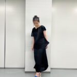 Haruka Kudo Instagram - . 映画「仮面ライダーギーツ 4人のエースと黒狐」 公開初日舞台挨拶、ご来場頂きありがとうございました🦊🕹️沢山の"おかえり"の声、ジーンとしました。 tops/skirt:@pleatspleaseisseymiyake pierce:@iosselliani /@iosselliani_jp ear cuff:@woutershendrix / @hpfrance_official rings:@iosselliani / @iosselliani_jp @sergethoraval / @serge_thoraval_tokyo bangle:@togaarchives shoes:@jeffreycampbell クロスギーツを意識した、ブラックとブルーで。