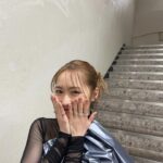 Haruka Kudo Instagram - . 映画「仮面ライダーギーツ 4人のエースと黒狐」 沢山取材して頂いてます🦊🕹️お楽しみに〜！ tops/skirt:@yae_tokyo_ earcuff/rings:@joueteofficial shoes:@charleskeith_jp