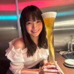 Haruka Momokawa Instagram - Yakiniku BarBiesさんに行ってきました👏❤️ お肉へのこだわりがとにかくすごいお店☺️ このお店でしか食べれない新鮮生肉のラインナップが豊富で生肉好きにはたまらない最高すぎるお店でした🍖❤️ 肉質重視を追求してるらしく、上質な脂なので沢山食べても胃にもたれしなく、くどくなく旨みのある和牛A5牝和牛が食べれて本当に幸せでした🫶❤️ そして、２個目の動画が1日限定15食のTVで話題の生肉と焼肉の融合されたスーパーミート🍖 深みのある味わいで…うん…美味しすぎた🤤 後ね、ドリンクへのこだわりも凄くて… お肉とお酒好きには堪らないお店だと思う🍖🍺 大サイズのお酒いっぱい頼んだんだけど色んなグラスで出てきてそれも楽しめるし、なんと言っても大ジョッキなのに最後の最後までお酒が美味しくて素晴らしかった❤️ エスプーマを利用したレモンの新感覚な泡泡のハイブリットBarBiesレモンサワーもおいしくて🍋 お店の雰囲気もとても素敵でスタッフさんも素晴らしく幸せな時間を過ごせました☺️👏 #PR #yakinikubarbies #三越前グルメ #日本橋グルメ #日本橋焼肉 #三越前焼肉