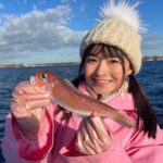 Haruka Momokawa Instagram – 昨日は、サンスポのロケでアマダイ釣りにえいあん丸さんに行ってきました〜🎣❤️

2024年の釣り初めでした！！！！！！

ちょっと小さめだったけど初アマダイGet✊

新年早々にめで鯛できてよかったです😚😚😚

1月11日の記事お楽しみに❤️カラーだって❤️

 #サンスポ #釣り #釣りガール #三崎港 #えいあん丸 #アマダイ #甘鯛 #japanesegirl #fish