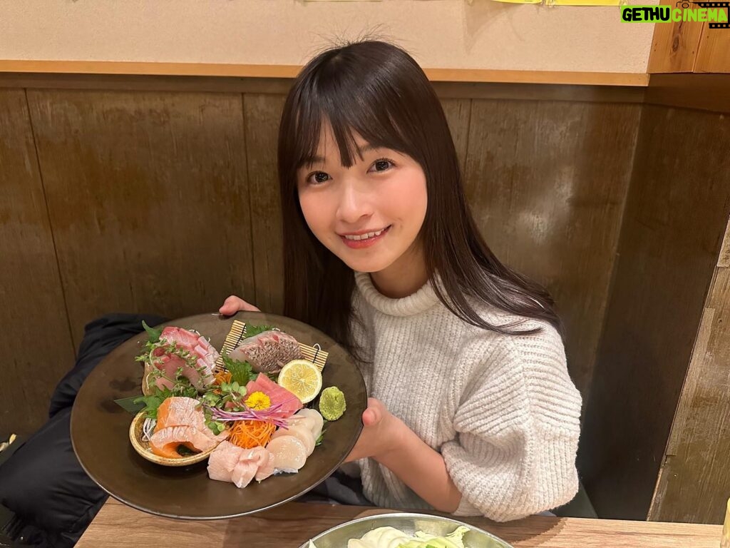 Haruka Momokawa Instagram - 先日、もつきむ新宿南口に行ってきました🍲 お魚も新鮮ですごい美味しかったです☺️ 駅からも近いのでアクセスも便利🫶 コース料理もボリューム凄いのでぜひ☺️☺️☺️ #もつきむ新宿南口 #新宿居酒屋 #新宿ホルモン #新宿もつ鍋 #新宿グルメ #PR