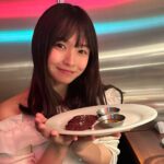 Haruka Momokawa Instagram – Yakiniku BarBiesさんに行ってきました👏❤️

お肉へのこだわりがとにかくすごいお店☺️
このお店でしか食べれない新鮮生肉のラインナップが豊富で生肉好きにはたまらない最高すぎるお店でした🍖❤️

肉質重視を追求してるらしく、上質な脂なので沢山食べても胃にもたれしなく、くどくなく旨みのある和牛A5牝和牛が食べれて本当に幸せでした🫶❤️

そして、２個目の動画が1日限定15食のTVで話題の生肉と焼肉の融合されたスーパーミート🍖
深みのある味わいで…うん…美味しすぎた🤤

後ね、ドリンクへのこだわりも凄くて…
お肉とお酒好きには堪らないお店だと思う🍖🍺

大サイズのお酒いっぱい頼んだんだけど色んなグラスで出てきてそれも楽しめるし、なんと言っても大ジョッキなのに最後の最後までお酒が美味しくて素晴らしかった❤️
エスプーマを利用したレモンの新感覚な泡泡のハイブリットBarBiesレモンサワーもおいしくて🍋

お店の雰囲気もとても素敵でスタッフさんも素晴らしく幸せな時間を過ごせました☺️👏

#PR #yakinikubarbies #三越前グルメ #日本橋グルメ #日本橋焼肉 #三越前焼肉