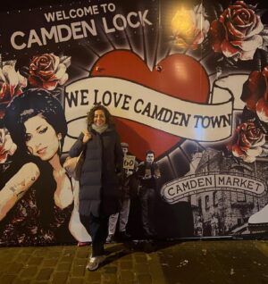 Hasibe Eren Instagram - Bir ay gecikmeli London dump 🌸