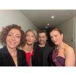 Hasibe Eren Instagram - “Yılbaşı Gecesi” nden bana kalan tatlı anlar ❤️ Filmi anlatmıyorum , tekrar tekrar izlemek isteyeceğiniz yine müthiş bir iş olmuş ⭐️ Fırtınalaaaar kopaarsa kopsuuun 🎶