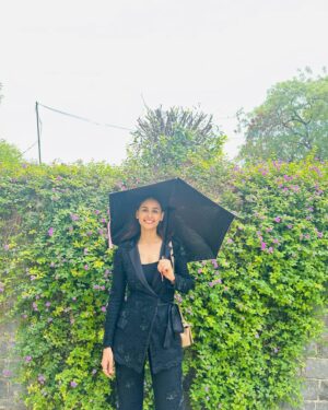 Hasleen Kaur Instagram - Super nostalgic day today. Back in college to speak on TedxJMC 
So many memories made here☀️🎉🩵🎊
Thankyou @namratajoshipura for dressing me for this milestone