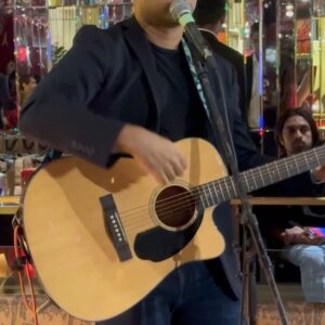 Hasleen Kaur Instagram - Fantastic way to celebrate Valentine’s Day with @lifestyleasiaindia and @kerastase_official @rahulgangs_ Thankyou for having me and making the night even more special with @kennethseb singing on behalf of Amber to me. 

My @superbhuti friend and partner creatively directing me through the night and my little one @iqrashefta 

Wearing my own dress from @taruntahiliani 
Make up and hair by me