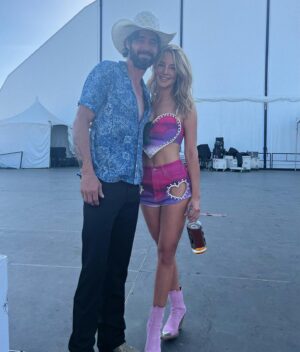 Hassie Harrison Instagram - alright, stagecoach! ✨