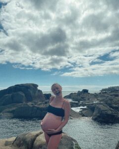 Actress Hayley Erin HD Instagram Photos and Wallpapers April 2022