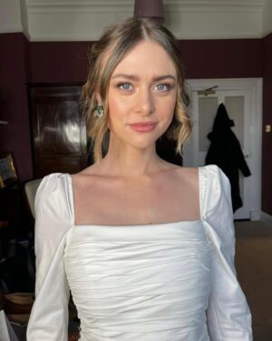 Hayley Erin Instagram - The ultra talented @aoifecrossanmkup made me look like a proper lady for our party 💕