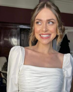 Hayley Erin Instagram - The ultra talented @aoifecrossanmkup made me look like a proper lady for our party 💕