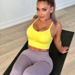 Hayley Davies Instagram – You coming to class babe? 🧘‍♀️ 😘