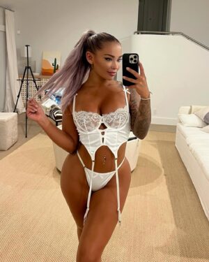 Hayley Davies Thumbnail - 23.2K Likes - Top Liked Instagram Posts and Photos