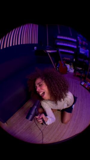 Hayley Law Instagram - 𝔅𝔦𝔱𝔱𝔢𝔯 𝔱𝔞𝔰𝔱𝔢 𝔬𝔫 𝔶𝔬𝔲𝔯 𝔱𝔬𝔫𝔤𝔲𝔢 👅 👻 🎤