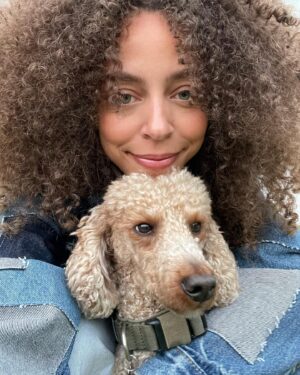 Hayley Law Instagram - Pretty sweet week 💕