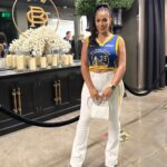 Hazel Renee Instagram - BESOS😘AHHHH Fire #Game7 @money23green Get Down To That Black Jogger…It’s WAR! OTTN #Warriors 💙💛