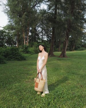 He Ying Ying Instagram - In tune with my inner rhythm 🌿 What is June gonna look like for you? For me, it's gonna be filled with fulfilling days on set, and with friends 😻 

Welcoming the 2nd half of 2023 with open arms! 🫂