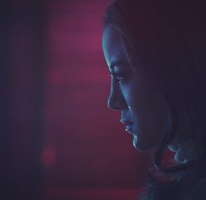 Heather Hemmens Instagram - Tonight!! The episode of Roswell, New Mexico that I directed will be airing at 8/7c. Stunts, explosions, special FX and me directing myself, we’ve got it all! I had the time of my life with this incredible team, and I’m honored to share that I’ll be back in the director’s chair again this season! Biggest thanks to @warnerbrostv @amblin @thecw for this dream come true 👽🎥 

CC: A pivotal script  by the amazing #ChrisHollier & @kristenhaynes_ 💜
