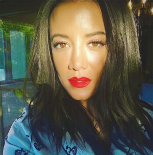 Heather Hemmens Instagram - ☎️ Just calling to say hey! Been working hard on some amazing things I can’t wait to share with you guys in the New Year!♥️