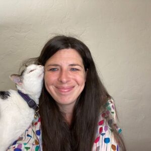 Heather Matarazzo Instagram - Happy #caturday 
#luna #lovebug #adoptdontshop❤️