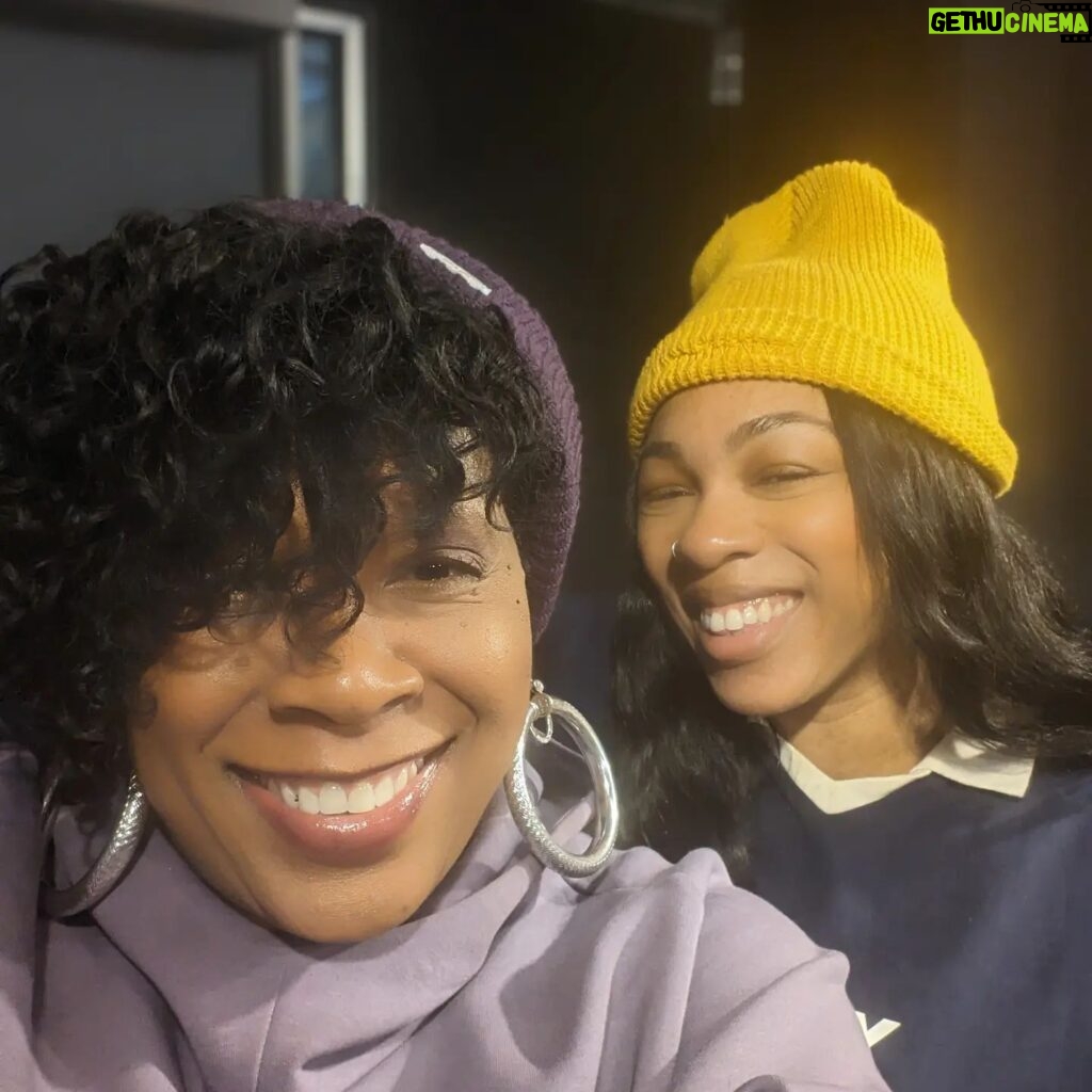Heather B. Instagram - Seems like we're doing the "skully"thing today at #SWAYINTHEMORNING Black, Purple and Gold. 🖤💜💛 Love @realsway and @itstracyg #CREWLOVE