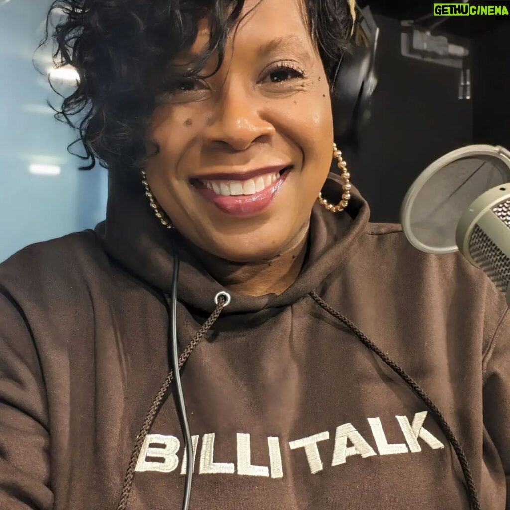 Heather B. Instagram - MILLION DOLLAR SMILE. BILLION DOLLAR BRAIN. INFINITE FAITH. #BilliTalk #SHE E.O. is the shade I'm wearing available @mycanvascolors #MerryKissMissCollection