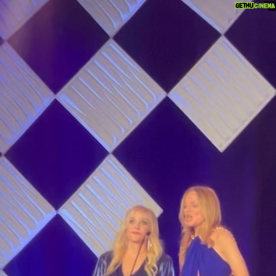 Heather Graham Instagram - Got to present @saturnawards with my Suitable Flesh costar @barbaracrampton. So many cool people there like Jodie Foster and my gal pal date @feministabulous.💙🎥💃