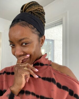 Heather Headley Instagram - ‘Thinking up an appropriate punishment for our #son who vehemently said that he had a school group meeting today at 7am. So, I woke up before dawn, and got myself and everything ready so he’d be able to go out the door in time, only to get to the locked school and find out…
the meeting is next week. 
😑
🤔!
Wash my car! Watch #soundofmusic with me while singing all the kid parts (I’ll be #Maria, of course…😉). Only eat veggies. No #pizza (that may surely kill him). Call me #QueenMother while in the presence of his friends…
(Insert maniacal laugh)
The possibilities are endless…😀!
Happy (sleepy) #Friday!
#ilovehim