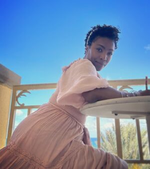 Heather Headley Instagram - Have a beautiful day…wherever you are blessed to be…😉!
#monday
#happymonday