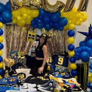 Heather McDonald Instagram - My son Brandon is going to University of Oregon! Swipe RT to see what my inspiration was and the behind the scenes of the making of this video. @uoregon #goducks #juicyscoop @teresagiudice #rhonj #boymom #momsofinstagram #momlife #graduation #heathermcdonald
