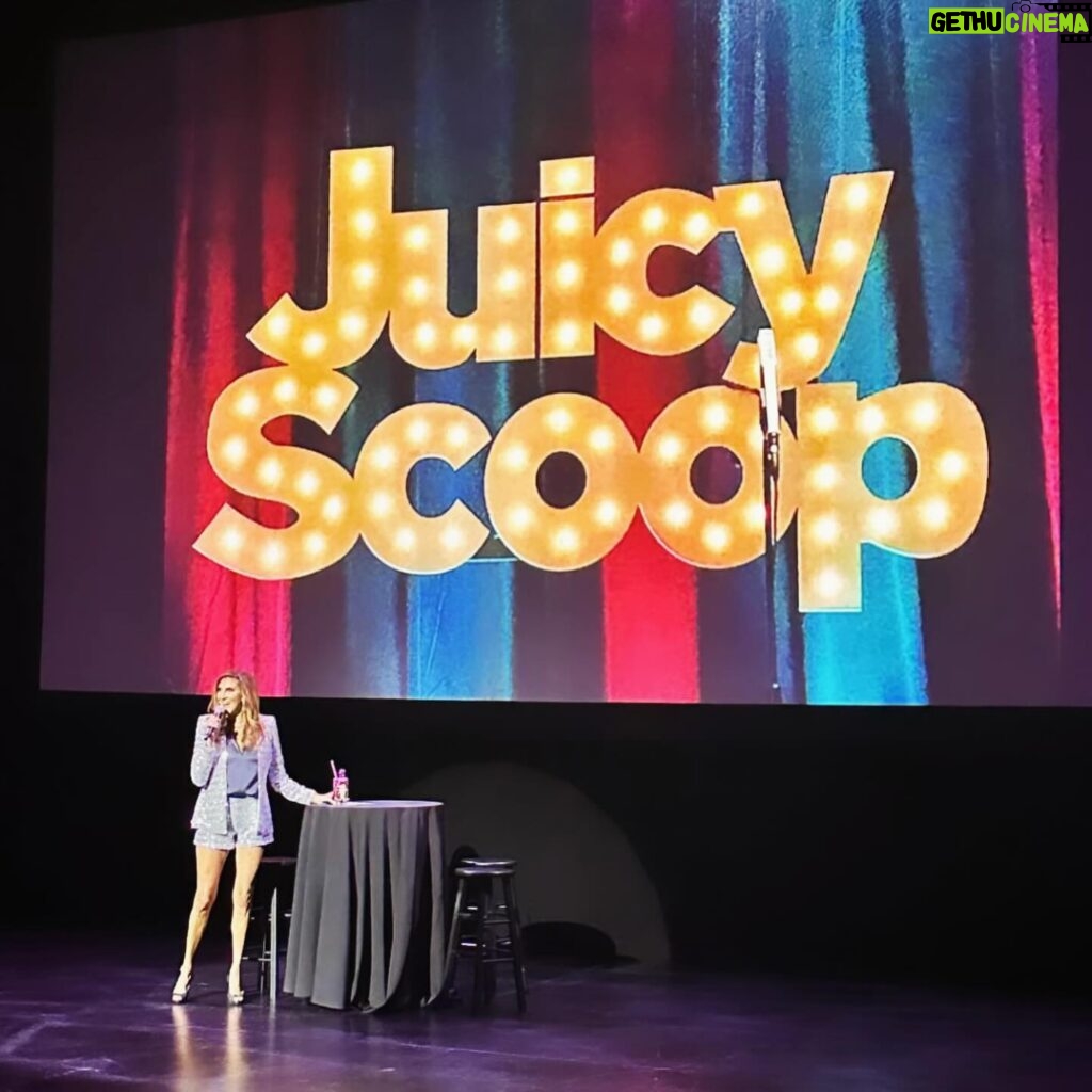 Heather McDonald Instagram - Scottsdale, I love you! So fun! Thank you! #juicyscoop #comedy #standup #impressions #bravotv #moms #boymom #girlmom @thebrandyhoward @mrjuliegoldman