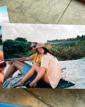 Hedda Stiernstedt Instagram - Börje The Journey Of a Legend *Mexico wrap! 

På en strand i Tulum wrappade vi detta guldprojekt. Här är några nuggets från min engångs. Några xx dracks, några dopp togs. Och så hann jag dyka med en krokodil och misslyckas med att kitesurfa. Saknar alla involverade. Snart får ni också se! Hola!