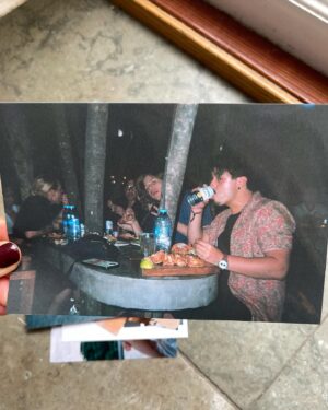 Hedda Stiernstedt Instagram - Börje The Journey Of a Legend *Mexico wrap! 

På en strand i Tulum wrappade vi detta guldprojekt. Här är några nuggets från min engångs. Några xx dracks, några dopp togs. Och så hann jag dyka med en krokodil och misslyckas med att kitesurfa. Saknar alla involverade. Snart får ni också se! Hola!