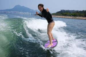 Hedwig Tam Sin-Yin Instagram - Reef第一次Wakesurf 係去做model
