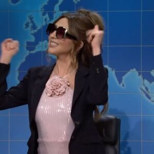 Heidi Gardner Instagram - a woman who says she’s not mad 😎 @cearajaneo @jimmyfowlie @colinjost alison gates weekend update
