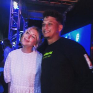 Heidi Gardner Instagram - okay for real. I met @patrickmahomes in last June at a charity event in KC called @bigslickkc  He told me about the AFC championship and how sad he was that they had lost. But then he legit said,”but next years gonna be different cuz we’re winning the Superbowl!” He said it sweetly like I a kid who wanted to win a little league game. With so much hope and optimism. But he also said it like the greatest football player in the NFL would say it, with total belief and confidence that he and his team could do it. The dude KNEW IT. He’s more than magic. He’s a cut above and we are so lucky to have him. I’m so inspired by his leadership and the fact that he never gives up. Thank you @chiefs and @patrickmahomes